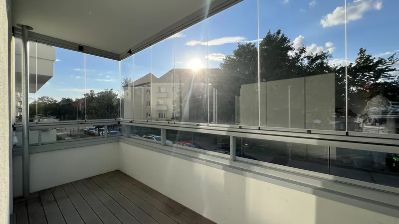 Große Fenster - viel Platz. — photo 1